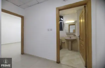 Apartment - 1 Bedroom - 1 Bathroom for rent in Al Muroor Building - Sultan Bin Zayed the First Street - Muroor Area - Abu Dhabi