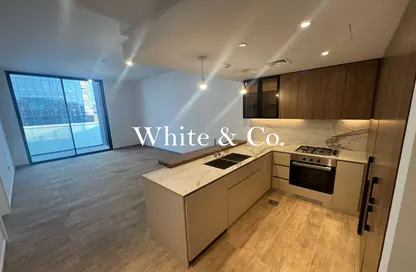 شقة - غرفة نوم - 2 حمامات للبيع في هاملتون هاوس - منطقة 14 - قرية الجميرا سركل - دبي