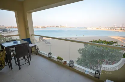 Apartment - 2 Bedrooms - 4 Bathrooms for sale in Al Msalli - Shoreline Apartments - Palm Jumeirah - Dubai