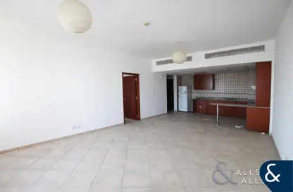 شقة - غرفة نوم - 2 حمامات للبيع في سيرك ديكنز 1 - سيرك ديكنز - مدينة السيارات - دبي