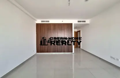 Apartment - 2 Bedrooms - 4 Bathrooms for rent in Beach Tower 1 - Al Khan Lagoon - Al Khan - Sharjah