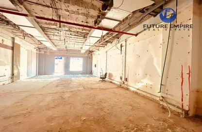 Shop - Studio - 2 Bathrooms for rent in Al Garhoud - Dubai