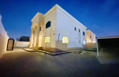 فيلا - 7 غرف نوم - 8 حمامات للايجار في الرفاع - اليحر - العين