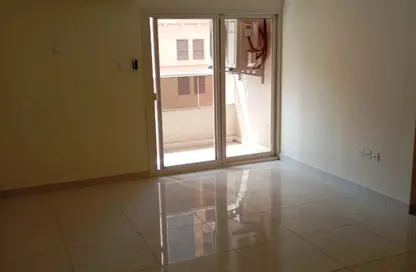 Apartment - 2 Bedrooms - 2 Bathrooms for rent in Al Qulaya'ah - Al Sharq - Sharjah