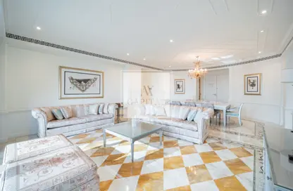 شقة - 3 غرف نوم - 4 حمامات للايجار في بالازيو فيرساتشي - القرية التراثية - دبي