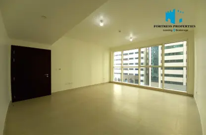 شقة - 2 غرف نوم - 2 حمامات للايجار في برج محمد بن راشد في المركز التجاري العالمي - شارع الكورنيش - أبوظبي