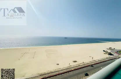 شقة - 3 غرف نوم - 2 حمامات للبيع في مساكن كورنيش عجمان - طريق كورنيش عجمان - عجمان