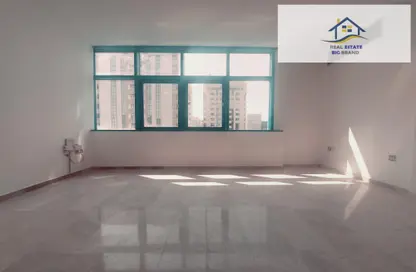 Empty Room image for: Apartment - 3 Bedrooms - 2 Bathrooms for rent in Tourist Club Area - Abu Dhabi, Image 1