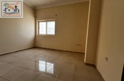 Apartment - 2 Bedrooms - 2 Bathrooms for rent in Al Qulaya'ah - Al Sharq - Sharjah