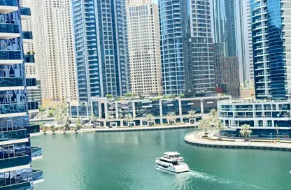 Apartment - 1 Bedroom - 2 Bathrooms for rent in Marina View Tower B - Marina View - Dubai Marina - Dubai