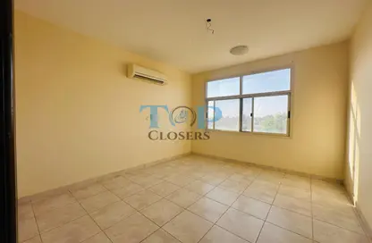 Apartment - 2 Bedrooms - 2 Bathrooms for rent in Al Dafeinah - Asharej - Al Ain