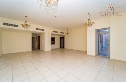 شقة - 2 غرف نوم - 3 حمامات للايجار في إيست هايتس 4 - الخليج التجاري - دبي