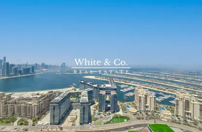Apartment - 1 Bedroom - 2 Bathrooms for sale in The Palm Tower - Palm Jumeirah - Dubai
