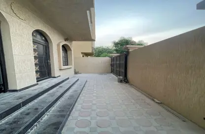 فيلا - 5 غرف نوم - 8 حمامات للايجار في الحليو 2 - الحليو - عجمان