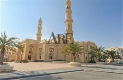 شقة - غرفة نوم - 2 حمامات للبيع في زهور 3 - الزاهية - تجارية مويلح - الشارقة