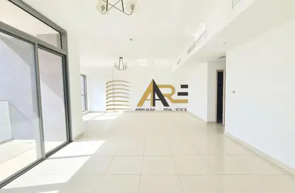 شقة - 3 غرف نوم - 4 حمامات للايجار في B تلال سيتي - تلال سيتي - الشارقة