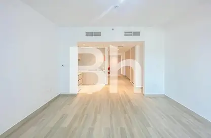 Apartment - Studio - 1 Bathroom for rent in Waters Edge - Yas Island - Abu Dhabi