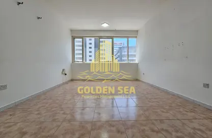 Apartment - 2 Bedrooms - 2 Bathrooms for rent in Al Salam Tower - Tourist Club Area - Abu Dhabi