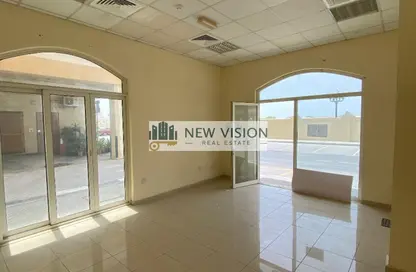 Shop - Studio for rent in Al Qulaya'ah - Al Sharq - Sharjah