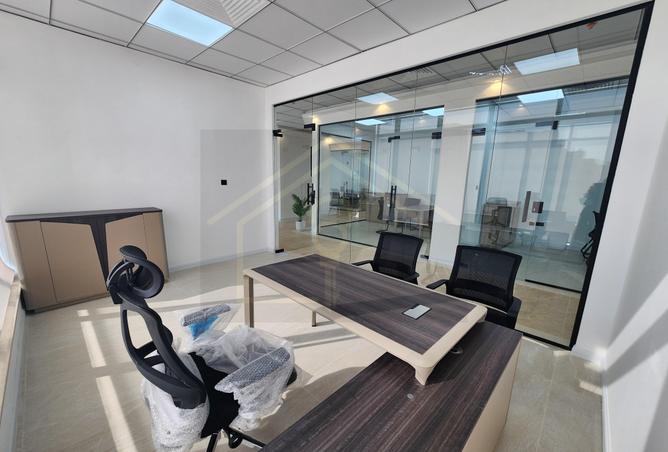 Office Space - Studio - 4 Bathrooms for rent in Burj Nahar Building - Al Muteena - Deira - Dubai