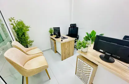 Office Space - Studio - 1 Bathroom for rent in Red Avenue - Al Garhoud - Dubai
