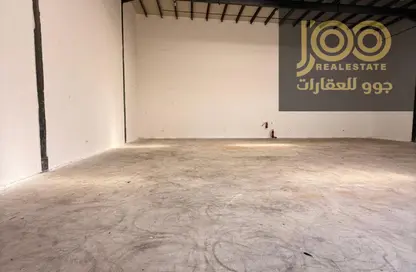 مستودع - استوديو - 1 حمام للايجار في أم الثعوب - أم القيوين