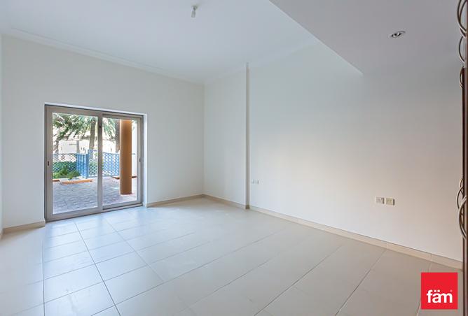 Apartment - 3 Bedrooms - 3 Bathrooms for rent in Sarai Apartments - Palm Jumeirah - Dubai