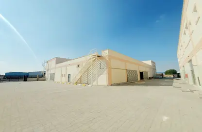 Full Floor - Studio - 3 Bathrooms for rent in Wadi AL AIN 1 - Al Noud - Al Ain