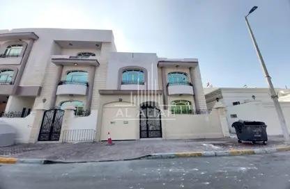 Villa - 5 Bedrooms - 7 Bathrooms for rent in Al Karamah - Abu Dhabi