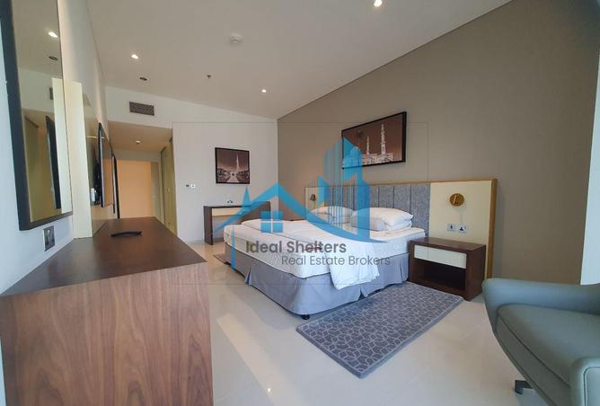 Spacious 2 BR Apartment in Park Place Tower