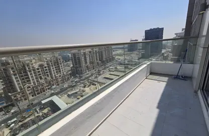 شقة - 2 غرف نوم - 3 حمامات للايجار في مرتفعات الصقر - مدينة دبي الرياضية - دبي