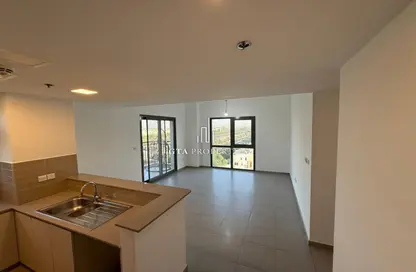 Apartment - 3 Bedrooms - 4 Bathrooms for rent in Zahra Apartments 1A - Zahra Apartments - Town Square - Dubai
