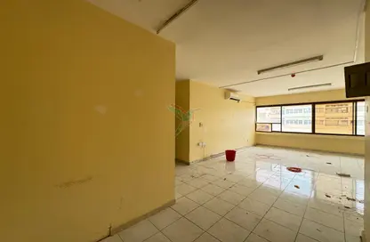 شقة - 2 غرف نوم - 2 حمامات للايجار في حي السلامة - المقاطعة المركزية - العين