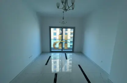 شقة - 2 غرف نوم - 2 حمامات للايجار في روز 10 - منطقة 11 - قرية الجميرا سركل - دبي