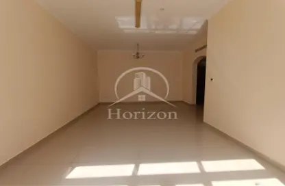 Empty Room image for: Apartment - 2 Bedrooms - 2 Bathrooms for rent in Al Khan Lagoon - Al Khan - Sharjah, Image 1