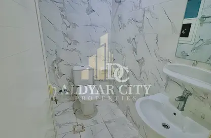 شقة - غرفة نوم - 1 حمام للايجار في مساكن كورنيش عجمان - طريق كورنيش عجمان - عجمان