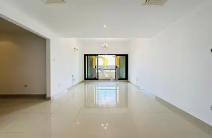 Apartment - 2 Bedrooms - 2 Bathrooms for rent in Mankhool Building - Mankhool - Bur Dubai - Dubai