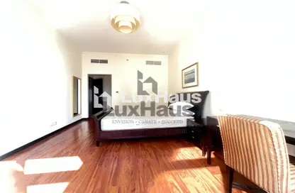 Apartment - 1 Bedroom - 2 Bathrooms for rent in Green Lakes Towers - JLT Cluster S - Jumeirah Lake Towers - Dubai