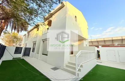 Villa - 4 Bedrooms - 4 Bathrooms for rent in Jumeirah 2 Villas - Jumeirah 2 - Jumeirah - Dubai