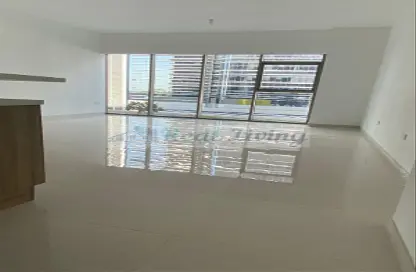 Empty Room image for: Apartment - 2 Bedrooms - 2 Bathrooms for rent in Capital Views - Capital Centre - Abu Dhabi, Image 1