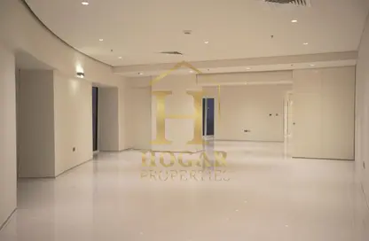 Apartment - 4 Bedrooms - 3 Bathrooms for rent in Park Place Tower - Sheikh Zayed Road - Dubai