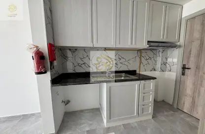 Apartment - Studio - 1 Bathroom for rent in Al Warsan 4 - Al Warsan - Dubai