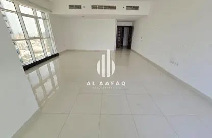 Apartment - 3 Bedrooms - 4 Bathrooms for rent in Al Mamzar - Al Mamzar - Sharjah - Sharjah