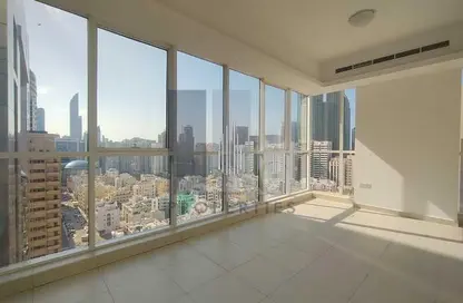 شقة - 3 غرف نوم - 4 حمامات للايجار في برج الشافي - شارع حمدان - أبوظبي