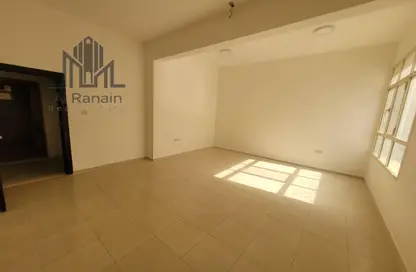 Apartment - 3 Bedrooms - 3 Bathrooms for rent in Al Jimi - Al Ain