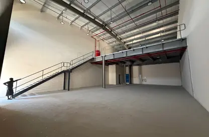 مستودع - استوديو - 1 حمام للايجار في الصجعة - الشارقة