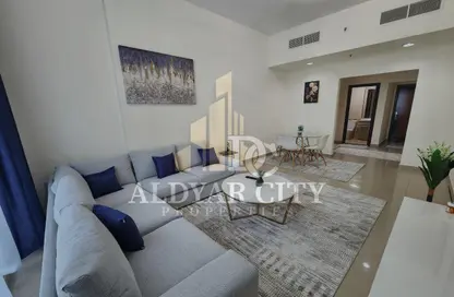 شقة - غرفة نوم - 2 حمامات للايجار في مساكن كورنيش عجمان - طريق كورنيش عجمان - عجمان