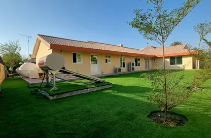 Villa - 5 Bedrooms - 6 Bathrooms for rent in Jumeirah 2 - Jumeirah - Dubai