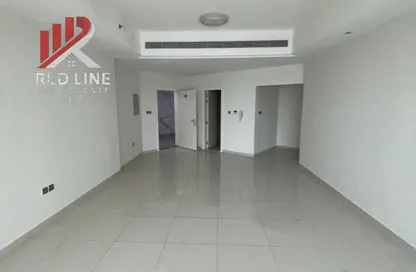 Apartment - 3 Bedrooms - 4 Bathrooms for rent in Al Khan - Sharjah