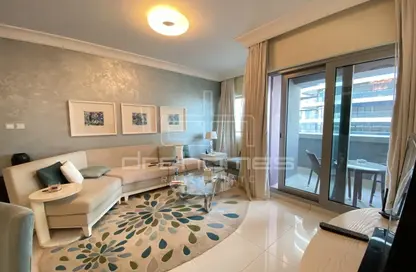 صورة لـ غرفة المعيشة شقة - غرفة نوم - 2 حمامات للبيع في ذا سيجنتشر - برج خليفة - دبي وسط المدينة - دبي ، صورة رقم 1